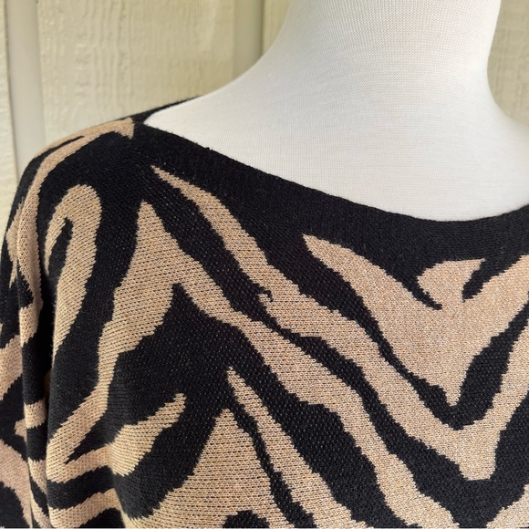 Cabi tiger print sweatshirt - size M - Picture 11 of 12